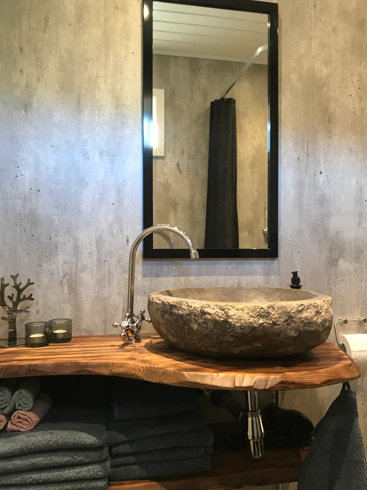 Studio Apartment · Húsini á Varða — 14 av 17