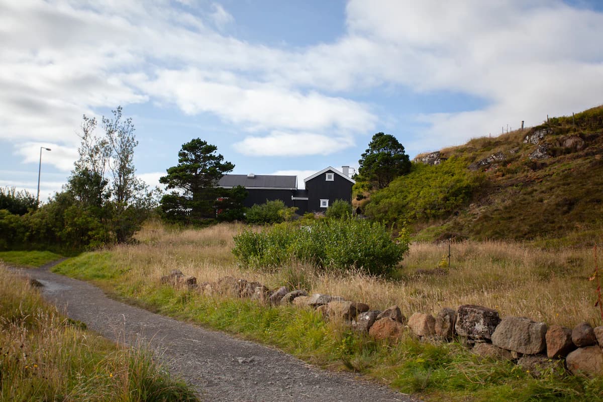 Red Robin - Black House — 24 av 30