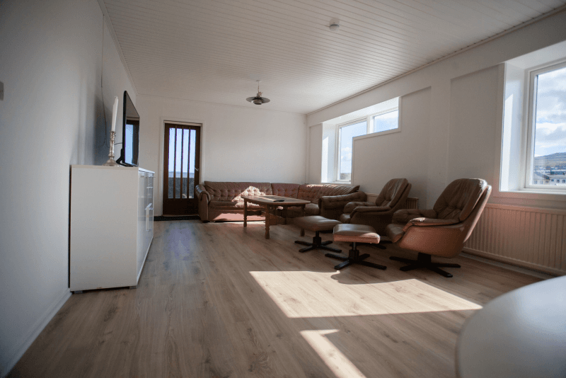 The Bird / Guesthouse / 10 min Walk Downtown — 6 av 7