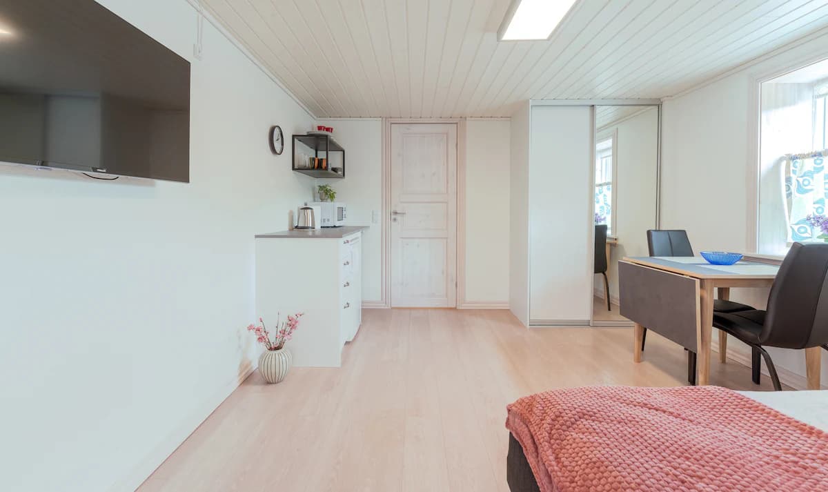 Private Double Room | Central | Free Parking | #1