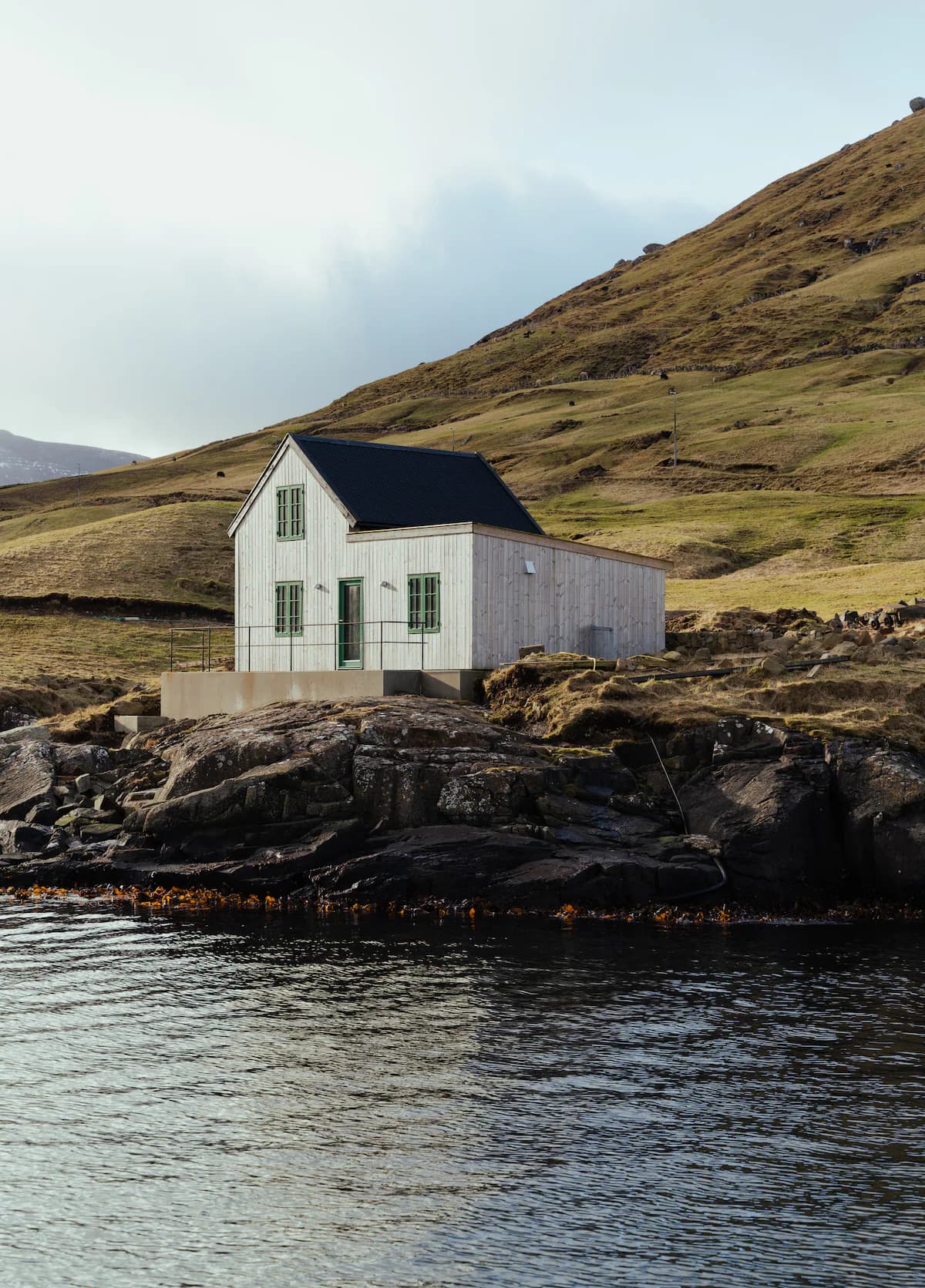 Fiskahúsið | Waterfront Cabin | Stunning Views
