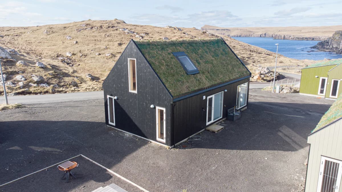 Vacation Home | Scenic Nature | Sandoy | Beach